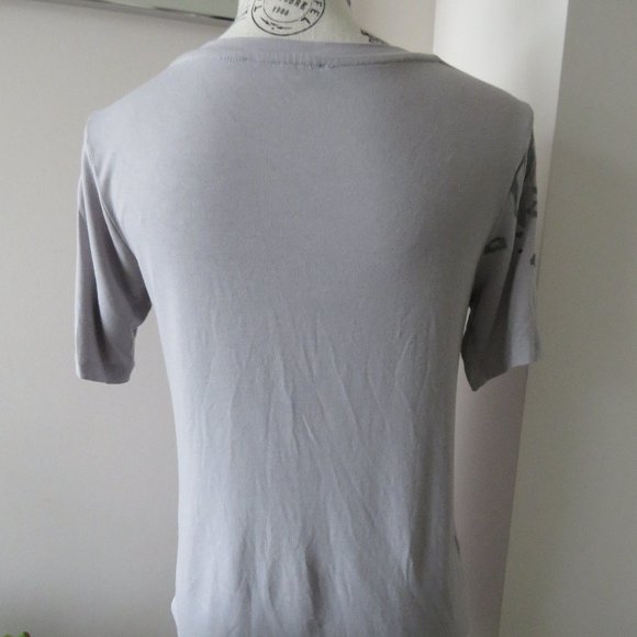Light Grey Short Sleeve T-Shirt With Silver Animal Print Applique - Picture 2 of 9